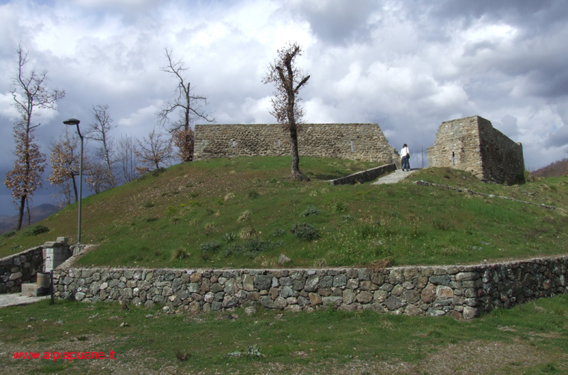 Rocca di Castelvecchio Piazza al Serchio