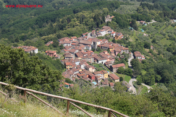 Il paese di Cune dal Bargiglio