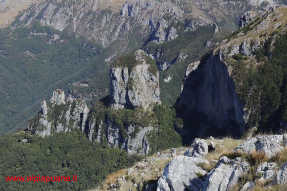 Monte Procinto, i Bimbi del Procinto e la parete del Nona, dal monte Matanna