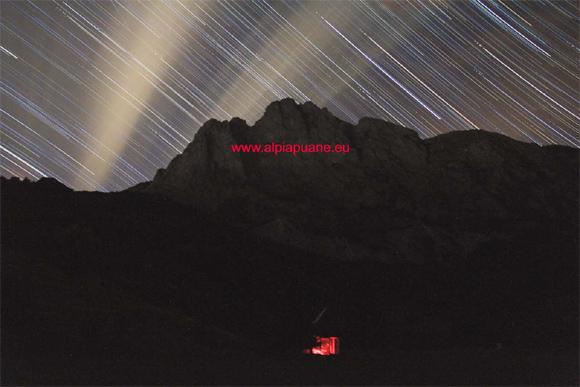 La Roccandagia da Campocatino con le stelle La Roccandagia da Campocatino con le stelle