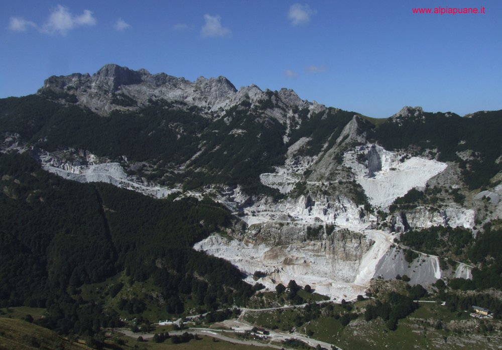Veduta dal monte Pisanino, monte Grondilice e Cresta Garnerone