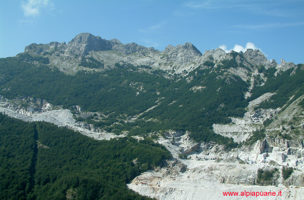 Veduta dal monte Pisanino, monte Grondilice e Cresta Garnerone