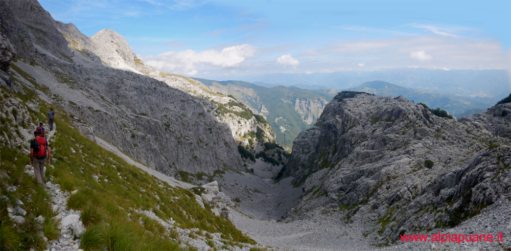 Veduta della Carcaraia dal sentiero per il Pizzo delle Saette