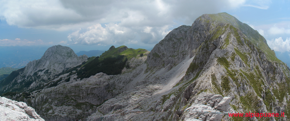 Veduta dal Pizzo delle Saette: Pania Secca, Naso dell'Omo Morto e Pania della Croce