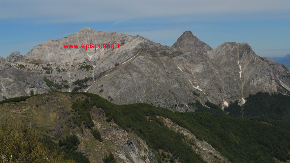 Monte Sumbra, veduta Tambura e Pisanino