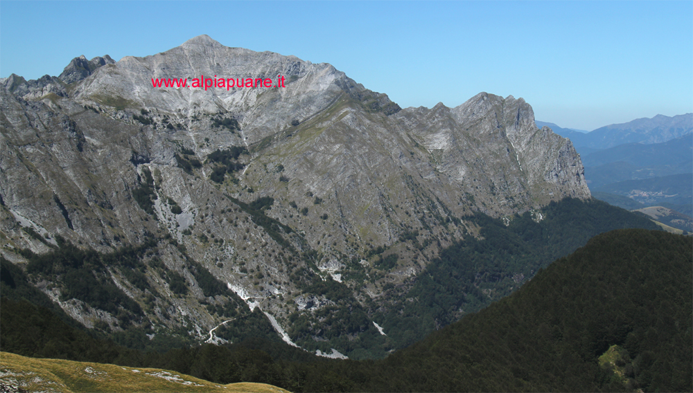 Sentiero N.144 per Passo Sella, veduta della Tambura e Roccandagia