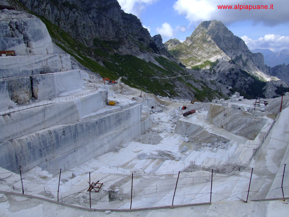 Cava di marmo al Passo della Focolaccia e monte Pisanino